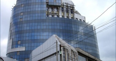 Stire din Economie : Jaf ca-n codru la "Conpet" SA