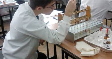 Stire din Cultură-Educație : Competiția celor mai buni chimiști constănțeni