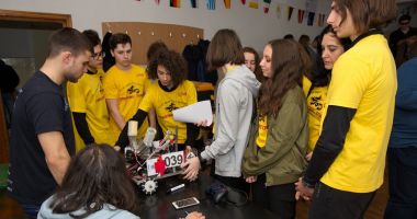 Stire din Eveniment : Premii pentru elevii din Medgidia
