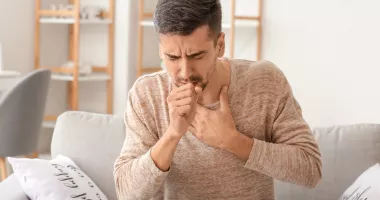 Stire din Sănătate : Compresa cu sare caldă pe piept, remediul care calmează tusea