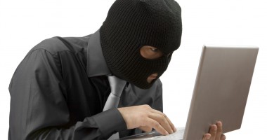 Stire din Eveniment : Constănțean reținut pentru fraudă informatică