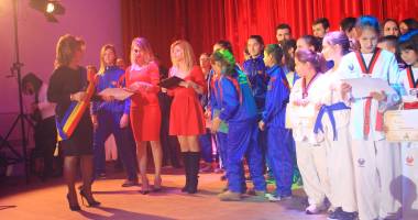 Comuna Mihail Kogălniceanu, în sărbătoare.  Olimpicii și sportivii, răsplătiți pentru premiile obținute - 3
