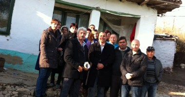Stire din Politică-Administrație : Marian Vasiliev și Răzvan Condurățeanu, în mijlocul locuitorilor din Lipnița