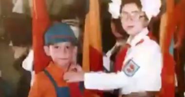 VIDEO / IMAGINI DE COLECȚIE! Cui îi este dor de gustul mentosanelor, de cravata de șoim al patriei sau de cozile la lapte? - 2