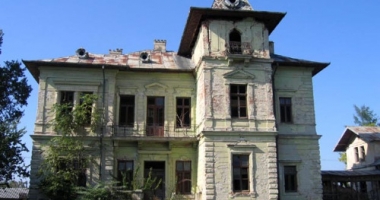 Conacul plângerii! Influența franțuzească și monograma "PC" (episodul II) - 1