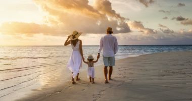 Stire din Actualitate : Românii, stresați până și în vacanță! Le este frică să nu depășească bugetul stabilit