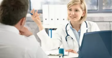 Stire din Actualitate : Guvernul s-a răzgândit. Unii pacienți ar putea fi scutiți de la neplata primei zile de concediu medical