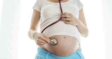 Concediul medical în cazul unei sarcini normale sau a unei sarcini cu risc
