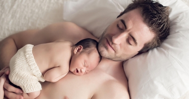 Perioada concediului paternal  s-ar putea dubla