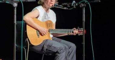 Stire din Cultură-Educație : Concert Ada Milea, în Club Doors, în campania ”Music for Autism”