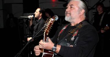 Stire din Cultură-Educație : Concert Phoenix, în Vama Veche