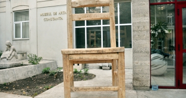 Stire din Cultură-Educație : "Noapte de Vis,  Timp Preasfânt",  la Muzeul de Artă