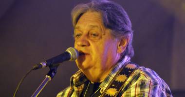 Stire din Cultură-Educație : Concert caritabil Mircea Vintilă, în Club Doors