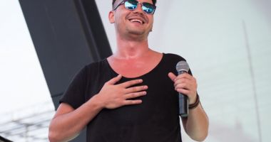 Stire din Cultură-Educație : Trupa "Crossover" cântă în Club "Doors"