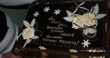 Ștefan Hrușcă a cântat colinde pentru locuitorii comunei Peștera - 2