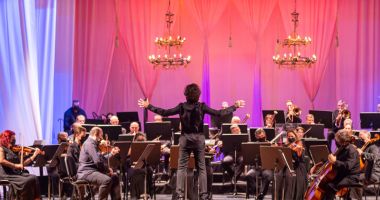 Stire din Cultură-Educație : Astă-seară, Concert simfonic sub bagheta lui Tiberiu Dragoș Oprea