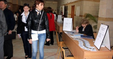 Stire din Social : Concurență între managerii  din România: 17.000 de candidați  se luptă pentru 57 de posturi
