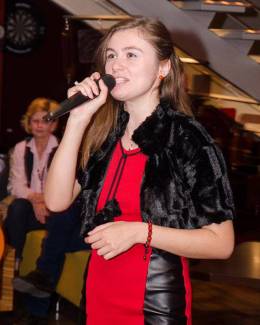 Stire din Cultură-Educație : Marea finală a concursului de karaoke