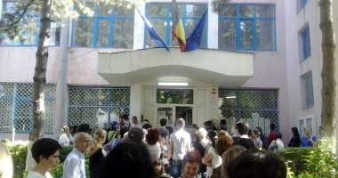 Stire din Cultură-Educație : De ce caută cu disperare părinții concursurile școlare