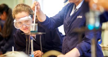 Stire din Cultură-Educație : Concurs național de chimie, la Constanța
