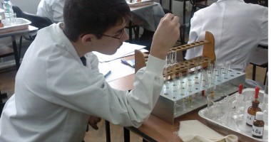 Stire din Cultură-Educație : Iată în ce școli constănțene va fi Concursul de Chimie "Raluca Ripan"