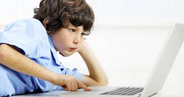 Stire din Cultură-Educație : Concurs național pentru elevii pasionați de tehnici digitale și siguranța online