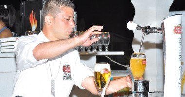 Stire din Diverse : O femeie reprezintă România  la Stella Artois World Draught Masters 2011