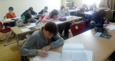 Stire din Cultură-Educație : Concursul LuminaMATH, rampă de lansare pentru olimpici internaționali
