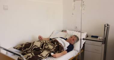 Stire din Sănătate : Condamnați  la suferință! Suferă de o boală cumplită  și au nevoie  de ajutor!