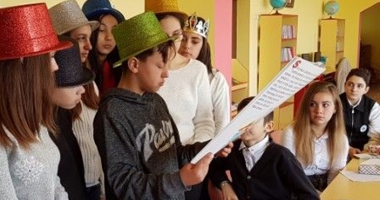 Stire din Cultură-Educație : "Condițiile demnității umane", dezbătute de elevii din Medgidia