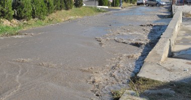 GALERIE FOTO / Vezi aici imagini spectaculoase cu fântâna arteziană de pe șoseaua de centură a Constanței - 2