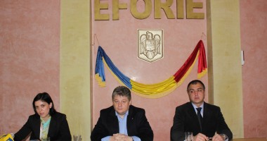 Stire din Politică-Administrație : "Mi-aș fi dorit să fiu mai mult printre oameni decât în birou"