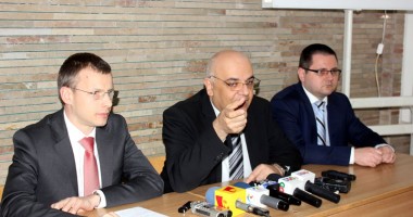 Stire din Sănătate : Spitalul județean trebuie să renunțe la obiceiul de a trimite bolnavii după medicamente!
