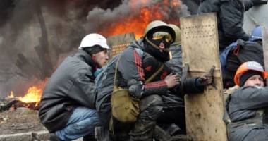 Stire din Actualitate : VIDEO CU IMPACT EMOȚIONAL. O femeie din Ucraina suspină și plânge în timp ce filmează un atac cu rachete de la geamul locuinței