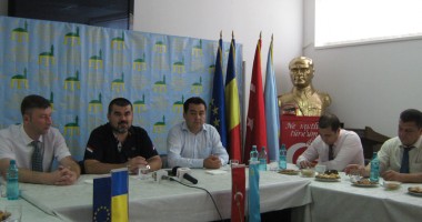 Stire din Politică-Administrație : Gelil Eserghep sprijină înfrățirea orașului Constanța cu Yalta