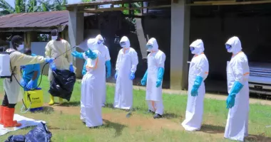 Stire din Actualitate : Atacuri asupra spitalelor și pacienți fugari în Congo, pe fondul extinderii epidemiei de Ebola