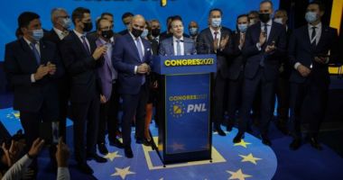Stire din Eveniment : Procurorii au deschis două dosare penale în legătură cu nerespectarea normelor sanitare la Congresul PNL (surse)