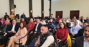 Ședință de Consiliu Local cu scântei, la Constanţa! Ovidiu Cupșa i-a dat primarului Vergil Chițac un bilet de tren să plece la Eforie! - 4
