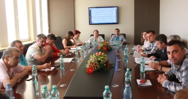 Stire din Politică-Administrație : Consilierii din Mangalia  au aprobat decontarea  transportului personalului didactic