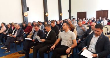 Stire din Politică-Administrație : Scăpăm de aglomerația din sezonul estival? Consilierii județeni, vot favorabil pentru construirea unui sens giratoriu la Eforie Sud
