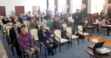 Stire din Politică-Administrație : Mai mulți bani pentru județul Constanța în 2014. Ce proiecte sunt prioritare