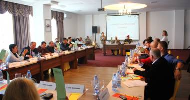 Stire din Politică-Administrație : Consilierii locali, convocați la ședință de viceprimarul Decebal Făgădău