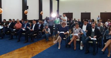 Stire din Politică-Administrație : Consilierii din Constanța se reunesc în ședință. Subvenția la căldură, pe ordinea de zi