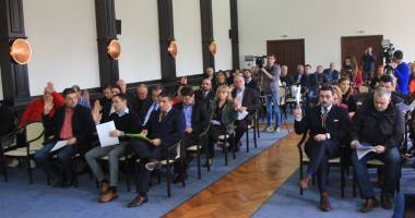 Stire din Politică-Administrație : RADET a pompat în aprilie căldură ca în decembrie. Cine va plăti factura?