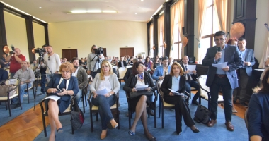Stire din Politică-Administrație : Consilierii PNL din Constanța reacționează: Unde este urgența, domnilor guvernanți?