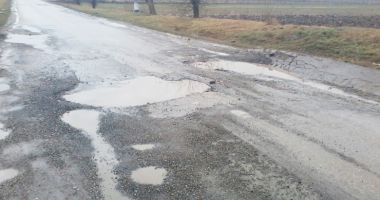 Stire din Politică-Administrație : Consiliile judeţene vor primi anul viitor un buget de un miliard de lei pentru drumuri