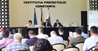 Stire din Politică-Administrație : Consiliile Județene Constanța și Tulcea, ședință solemnă comună la malul mării