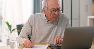 Firmele care au documentele necesare pensionarilor, în vizorul Consiliului Concurenței