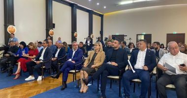 Stire din Politică-Administrație : Consilierii locali, reuniți în ședință online. Replici spumoase între Vergil Chițac, Ovidiu Cupșa și Felicia Ovanesian