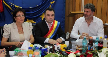 Nicolae Matei a depus jurământul de primar: "Într-o mână voi ține darurile, iar în cealaltă biciul" - 3